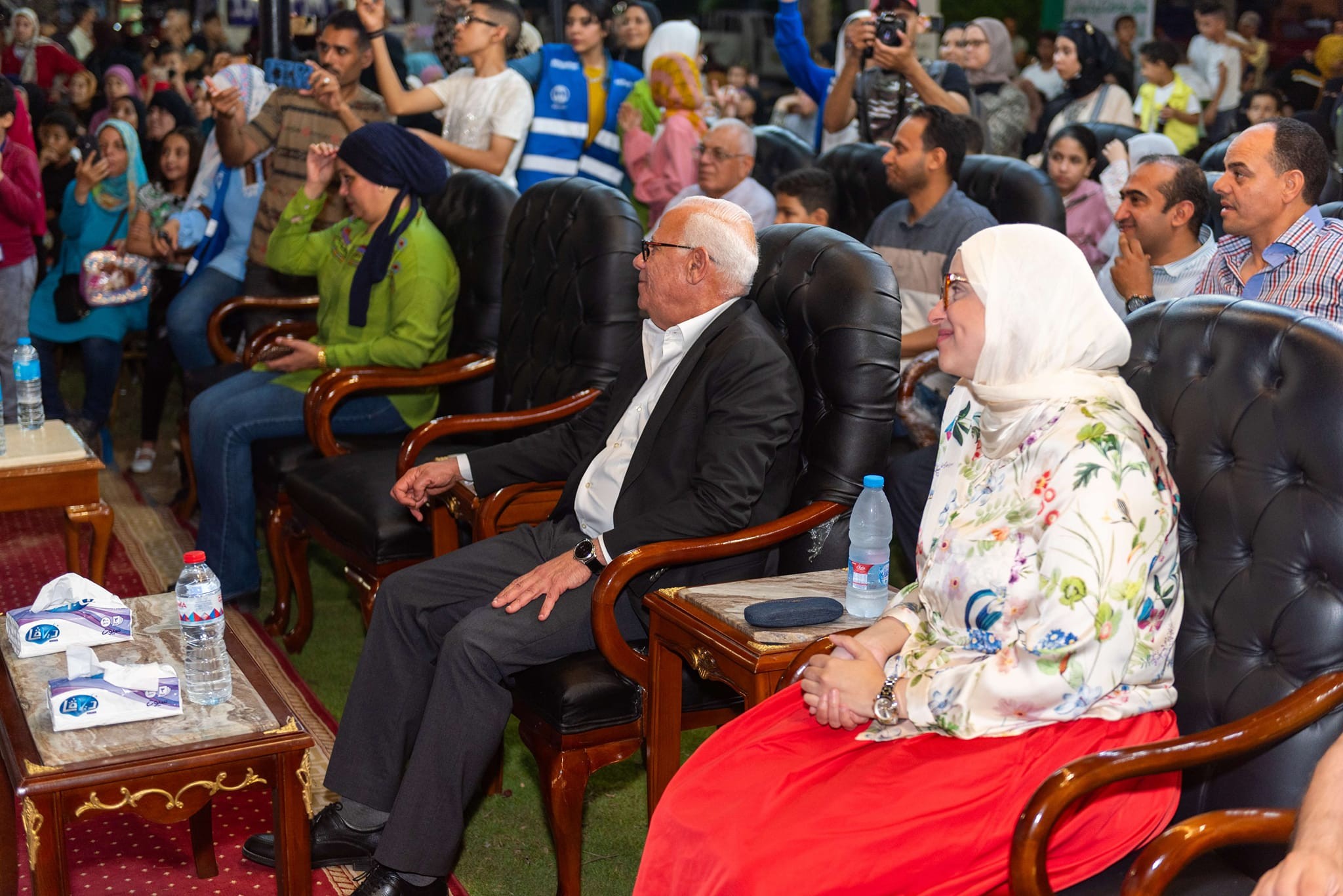 مهرجان الخير لتكريم المتفوقين الذي ضم قوافل طبية وتبرع بالدم ومعارض وكشف عن المواهب وورش عمل وكورال، شهد محافظ بورسعيد