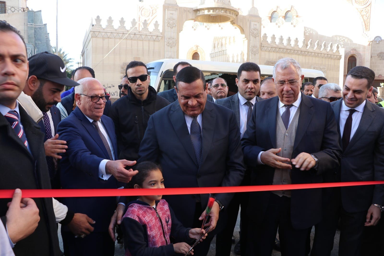 محافظ بورسعيد يفتتح المرحلة الثالثة لتطوير منطقة فاطمة الزهراء بالمشاركة مع مؤسسة مشكاة نور