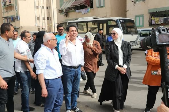 الإعلامي خيري رمضان يشيد بجهود مؤسسة مشكاة نور في جميع المجالات ببورسعيد