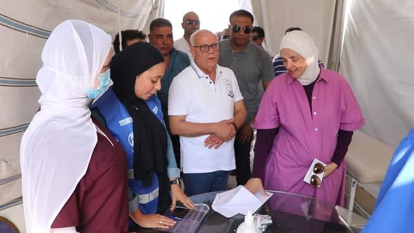 اللواء عادل الغضبان يفتتح قافلة مؤسسة مشكاة نور الطبية الثالثة بقرية أم خلف جنوب بورسعيد