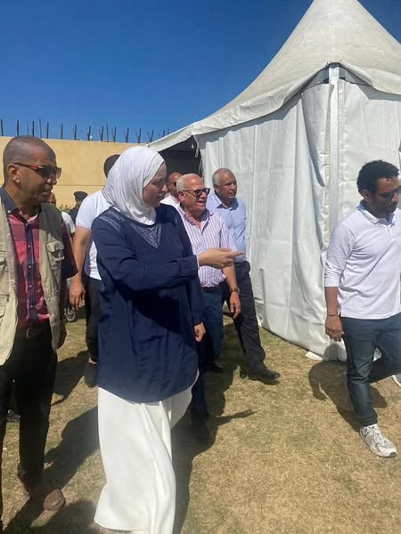 اللواء عادل الغضبان محافظ بورسعيد يفتتح قافلة مؤسسة مشكاة نور الطبية بمصاحبة اللواء محمد الزملوط محافظ الوادي الجديد.