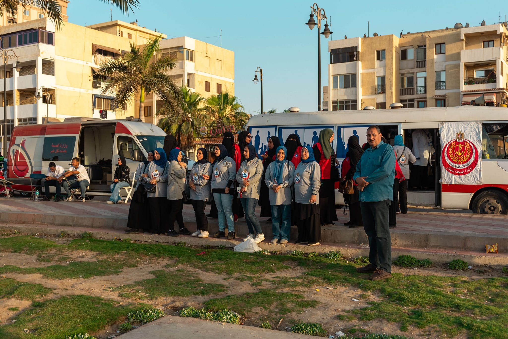 مهرجان الخير لتكريم المتفوقين الذي ضم قوافل طبية وتبرع بالدم ومعارض وكشف عن المواهب وورش عمل وكورال، شهد محافظ بورسعيد